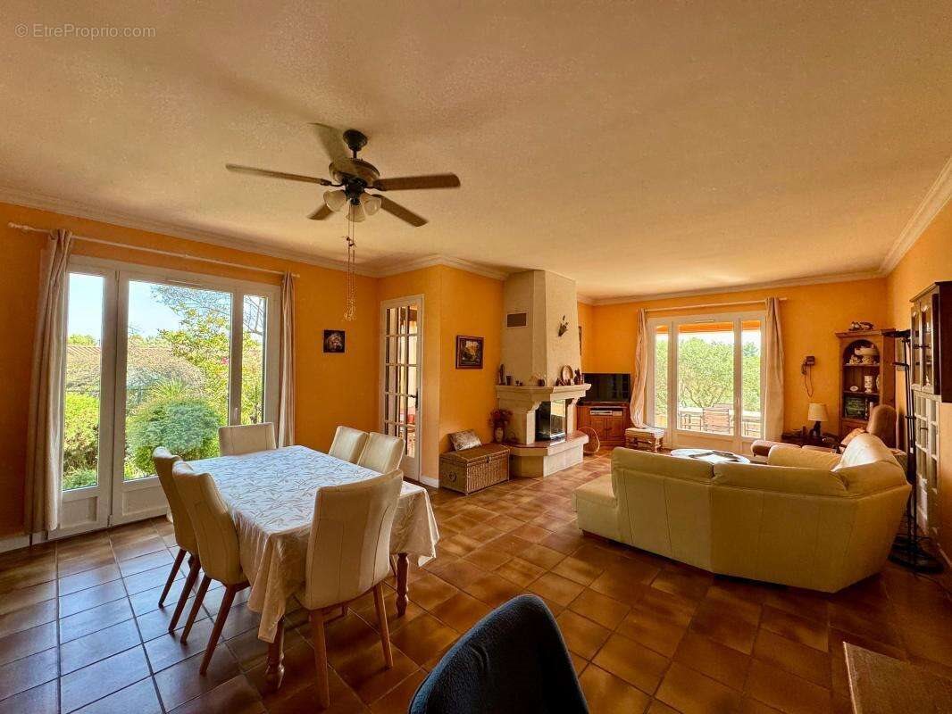 Maison à vendre, 136m², Castelnau-de-Guers