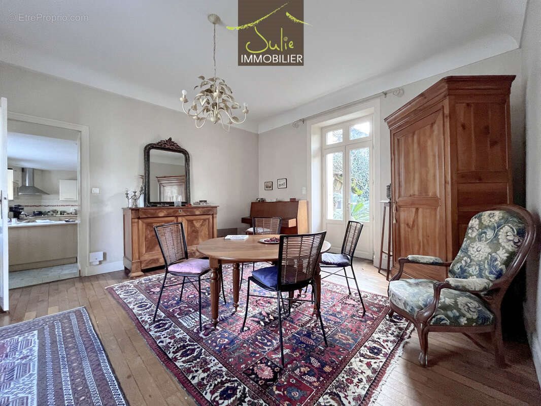 Maison à vendre, 215m², Bressuire