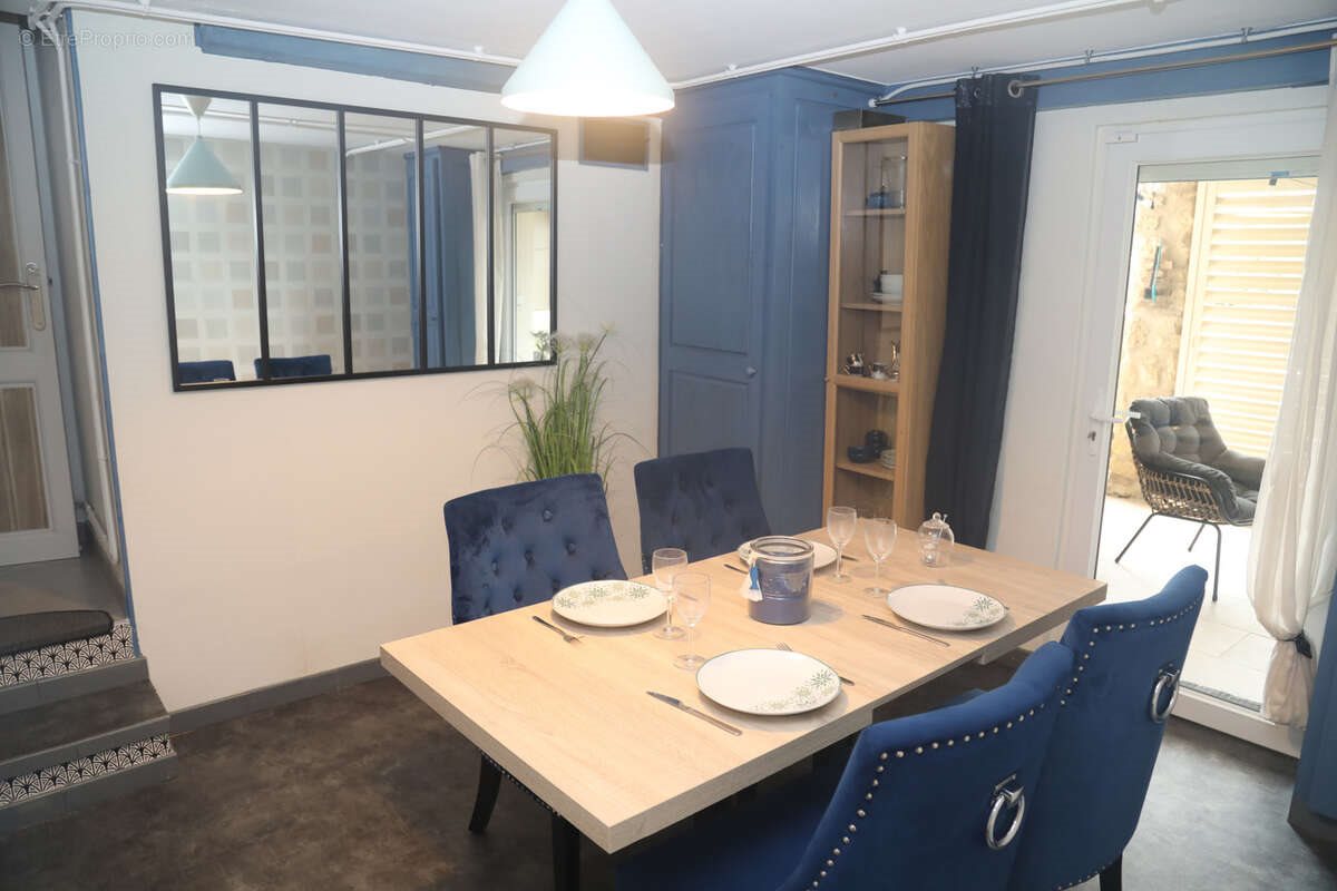 Maison à vendre, 222m², Poussan