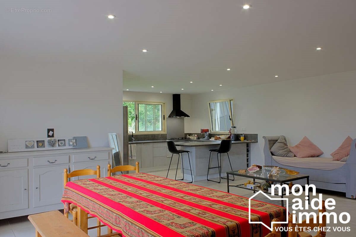 Maison à vendre, 101m², Benet