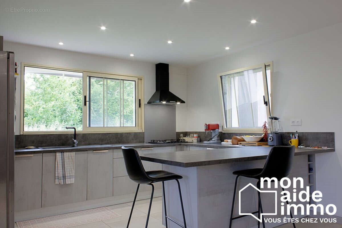 Maison à vendre, 101m², Benet