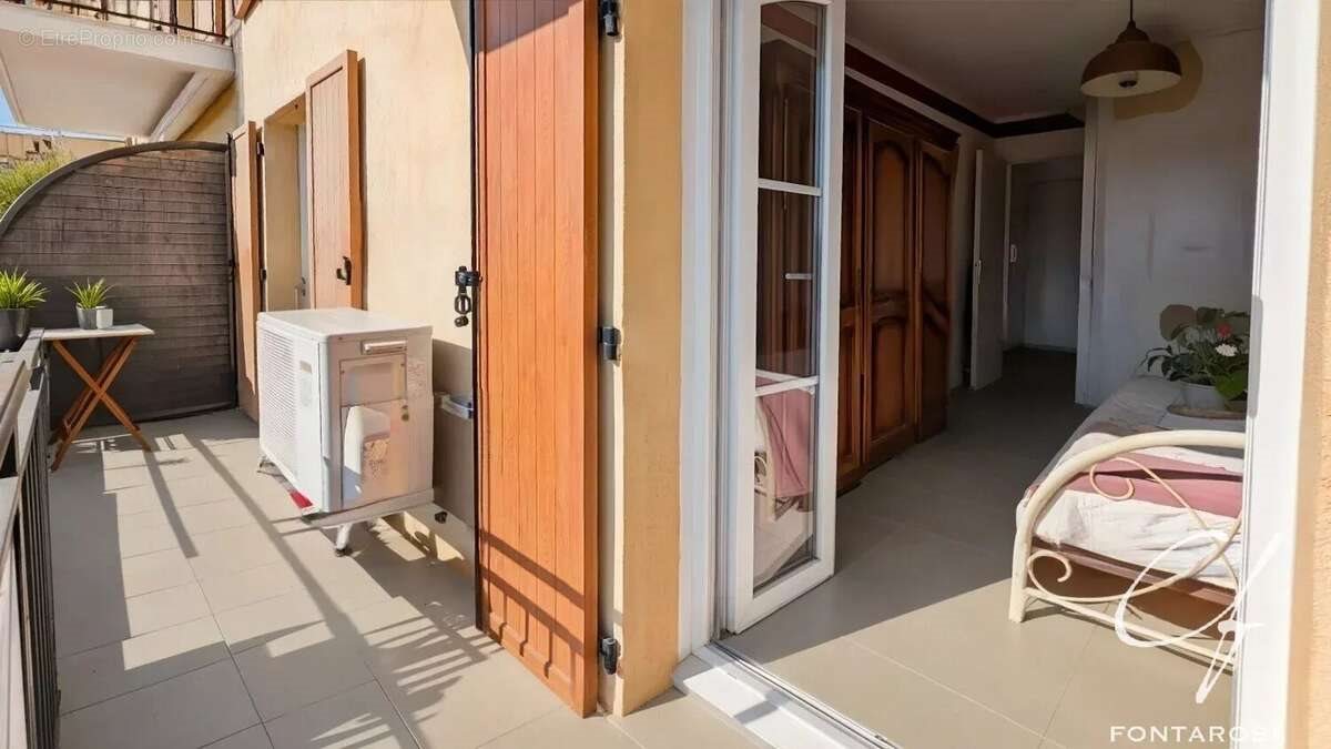 Appartement à vendre, 40m², Roquebrune-sur-Argens