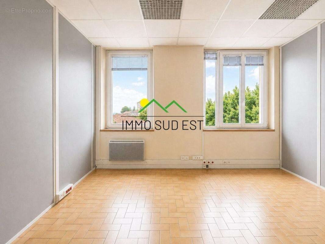 Appartement à vendre, 335m², Aubenas