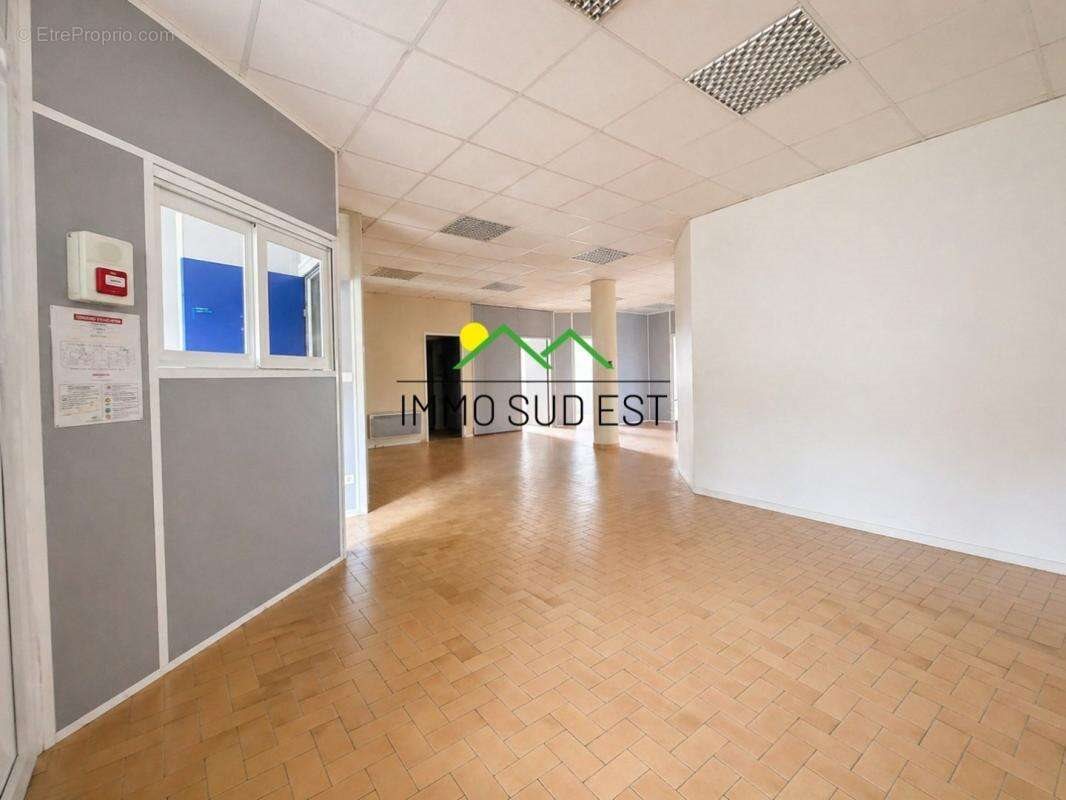 Appartement à vendre, 335m², Aubenas
