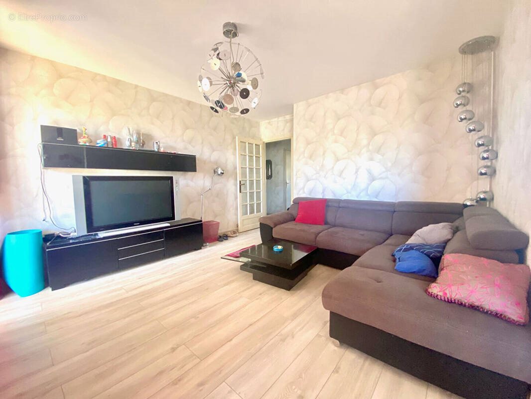 Appartement à vendre, 73m², Courbevoie