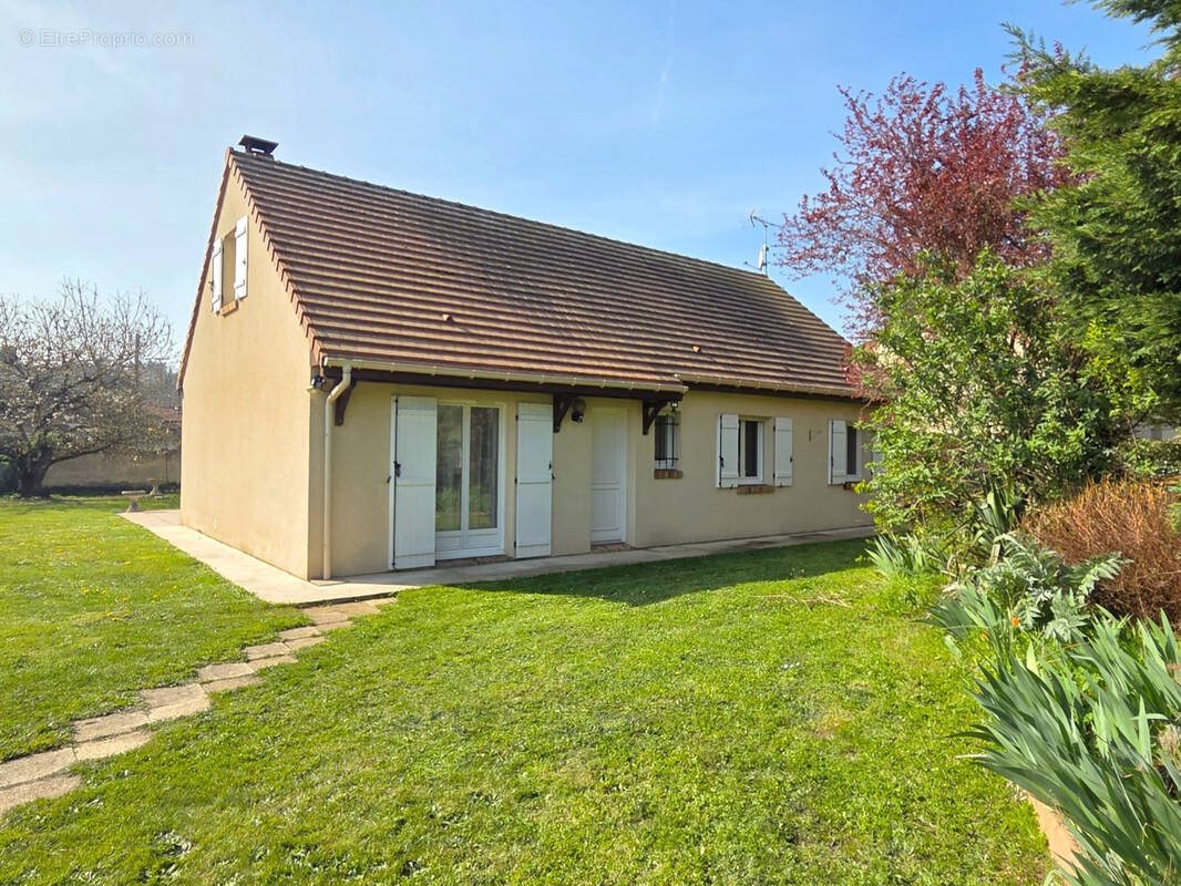 Maison à vendre, 120m², Saint-Rémy-sur-Avre