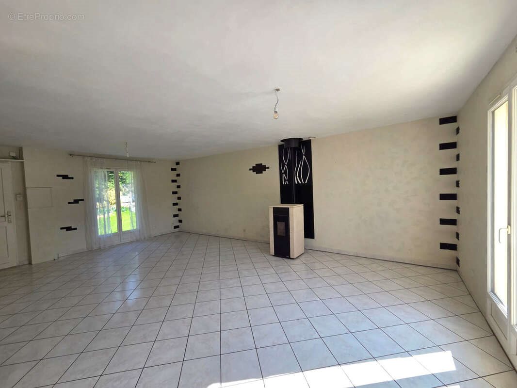 Maison à vendre, 120m², Saint-Rémy-sur-Avre