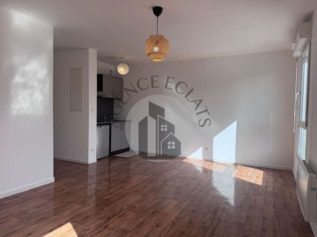 Appartement à vendre, 30m², Montévrain
