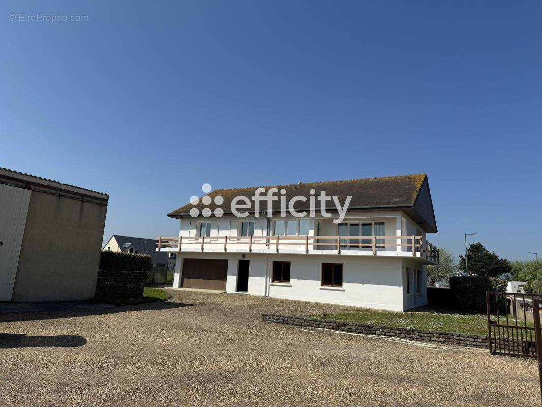 Maison à vendre, 230m², Saint-Côme-de-Fresné
