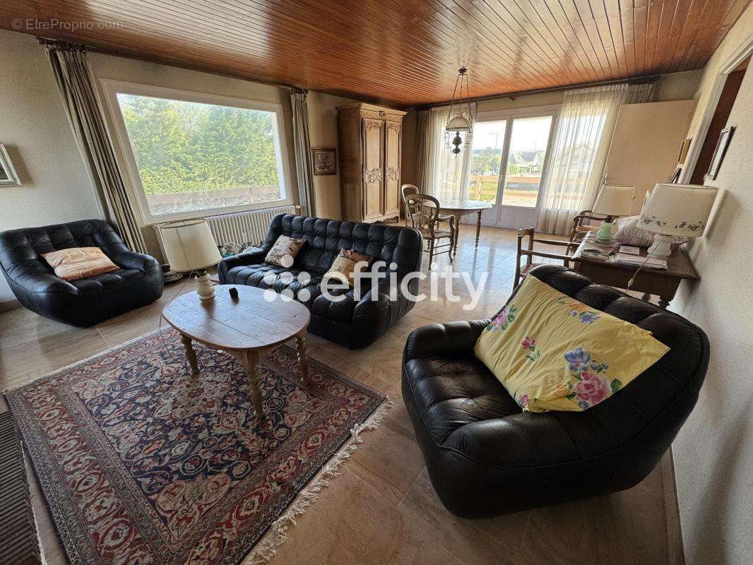 Maison à vendre, 230m², Saint-Côme-de-Fresné