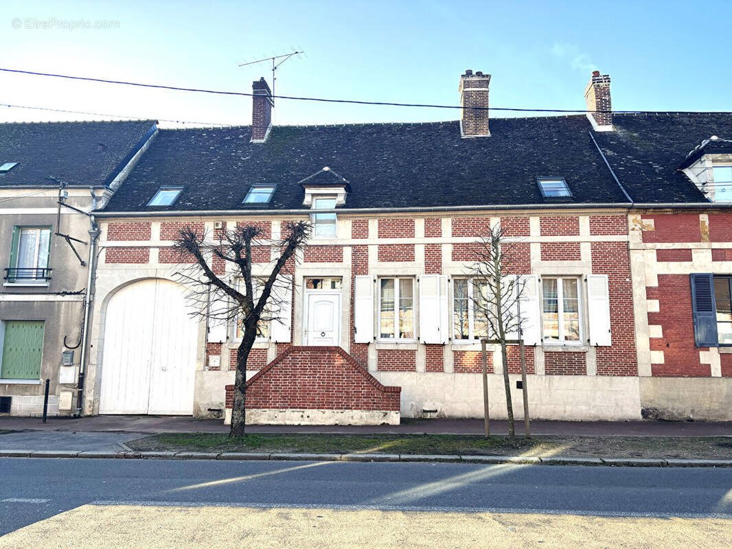 Maison à vendre, 205m², Sainte-Geneviève