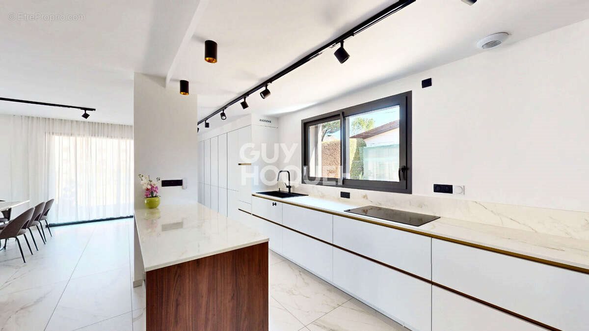 Maison à vendre, 195m², Sévrier