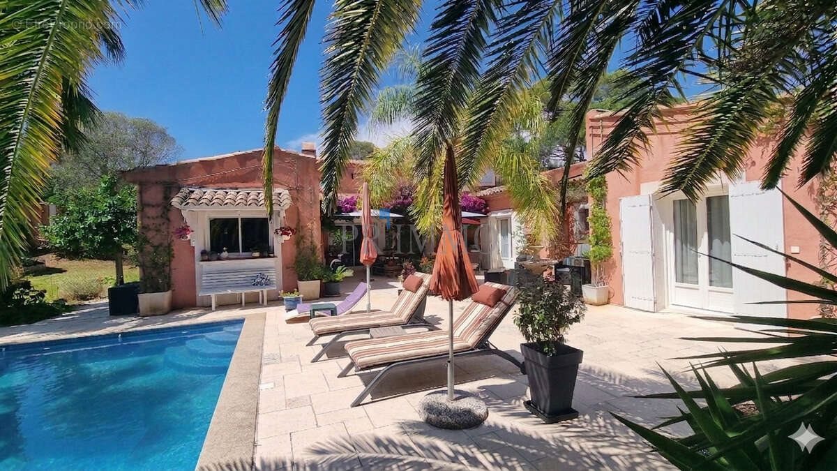 Maison à vendre, 265m², Fréjus