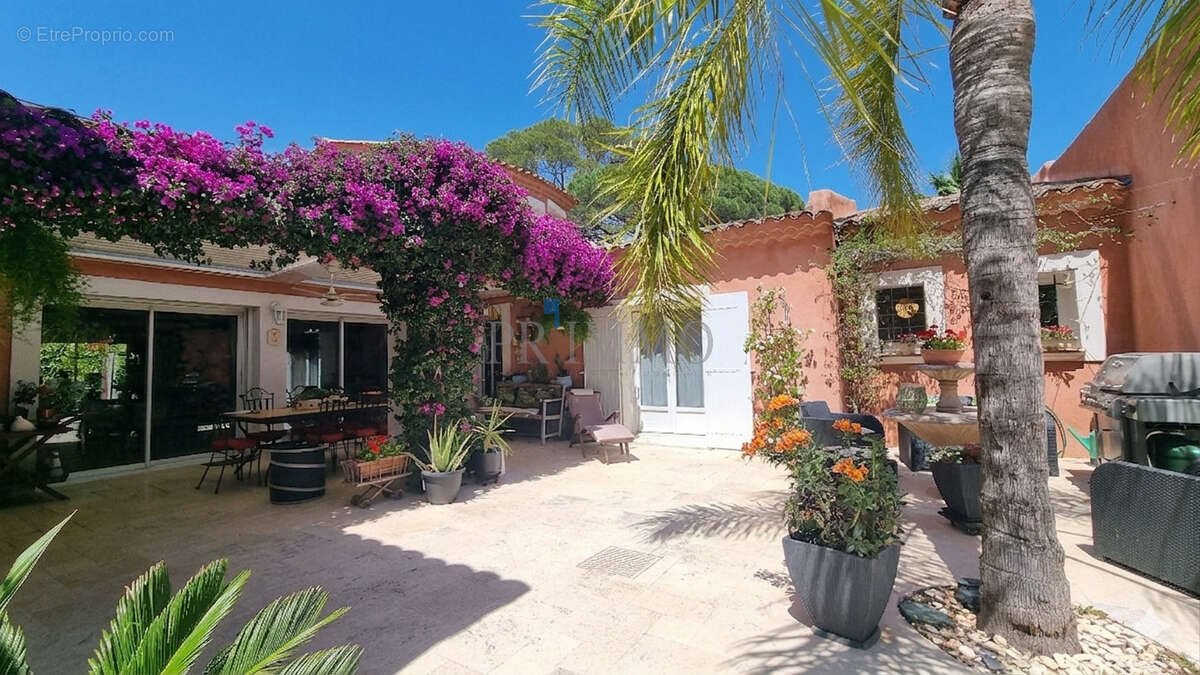 Maison à vendre, 265m², Fréjus