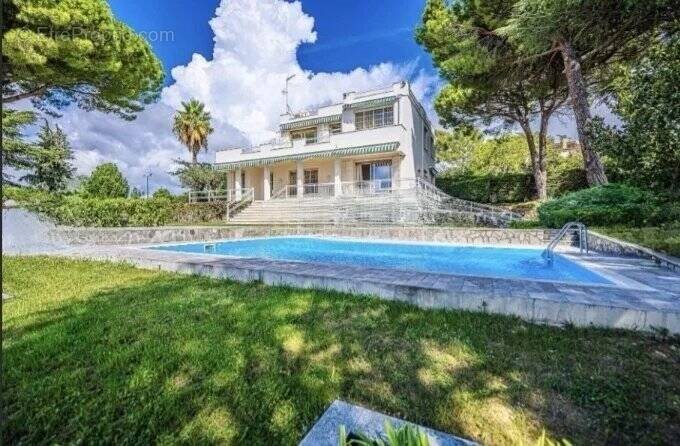 Maison à vendre, 350m², Bourges