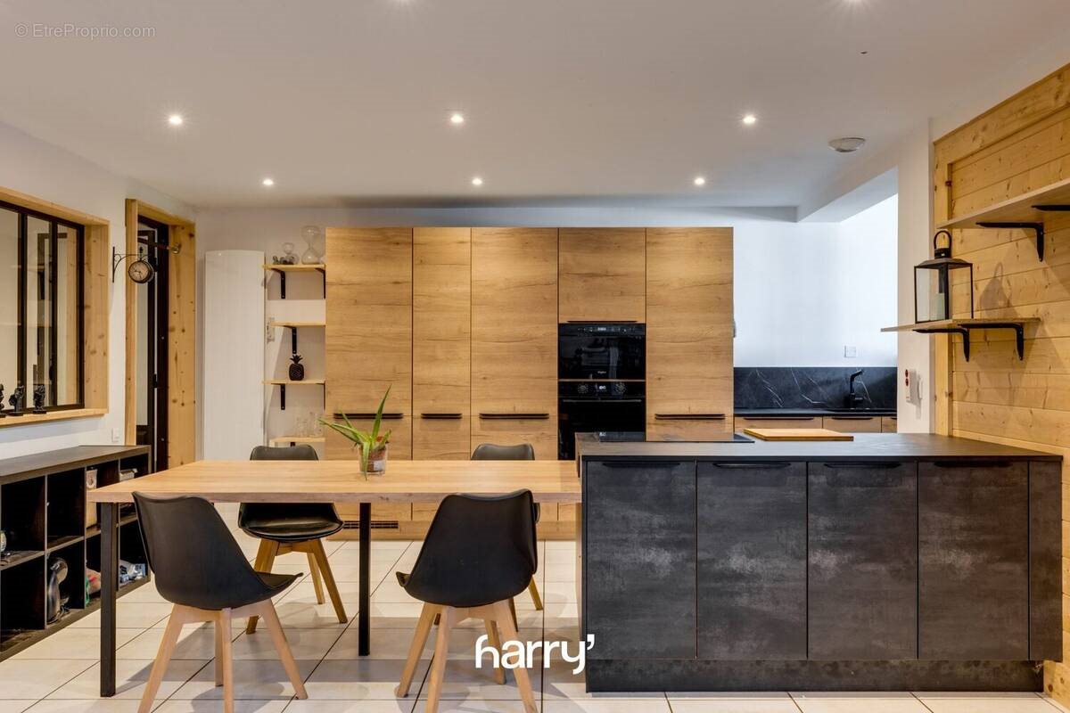Appartement à vendre, 108m², Jougne
