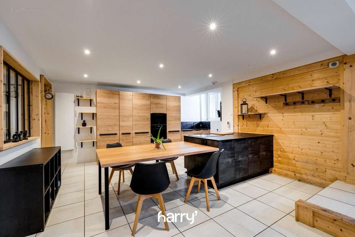 Appartement à vendre, 108m², Jougne
