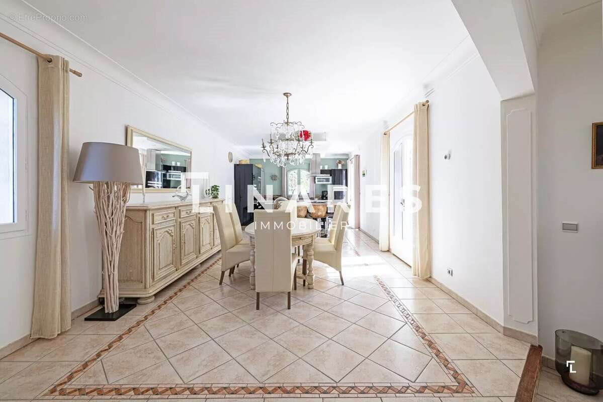 Maison à vendre, 180m², Simiane-Collongue