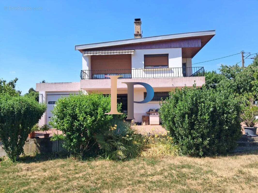 Maison à vendre, 100m², Pouilly-sous-Charlieu