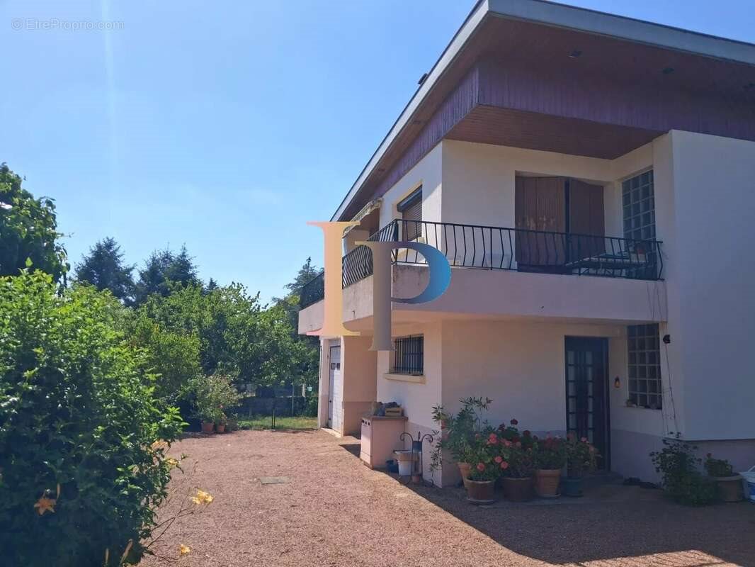 Maison à vendre, 100m², Pouilly-sous-Charlieu