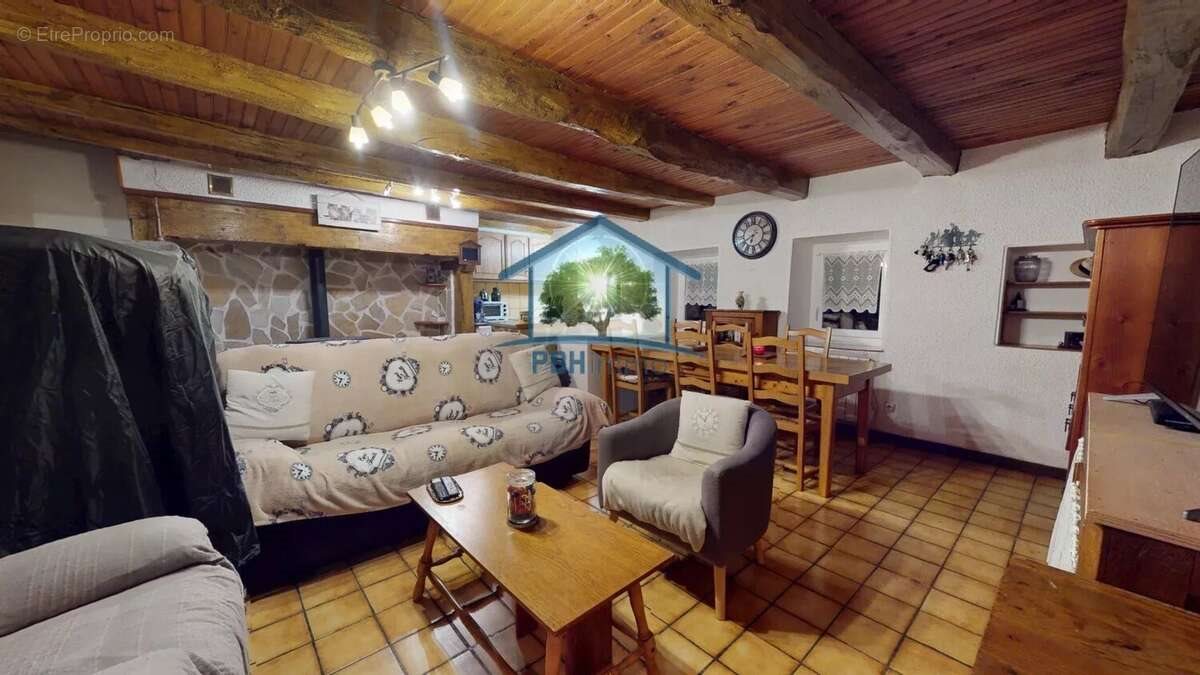 Maison à vendre, 107m², Saint-Sauves-d'Auvergne