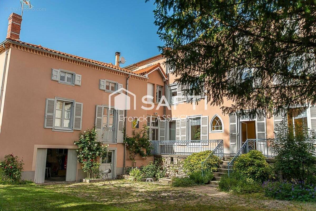 Maison à vendre, 387m², Ambert