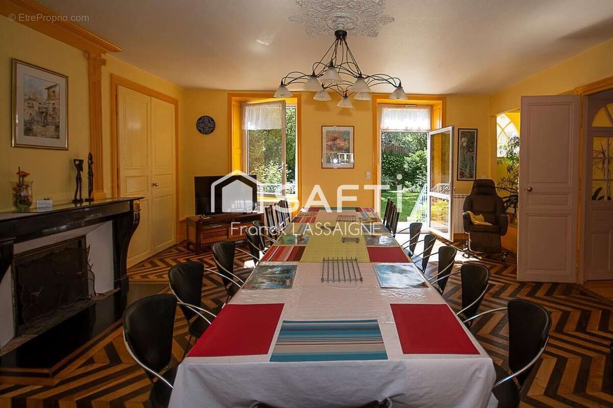 Maison à vendre, 387m², Ambert