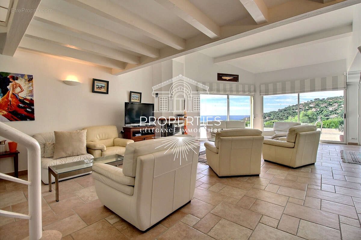 Maison à vendre, 272m², Cavalaire-sur-Mer