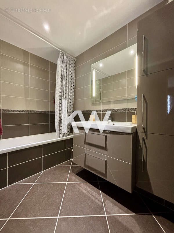 Appartement à vendre, 59m², Saint-Genis-Laval