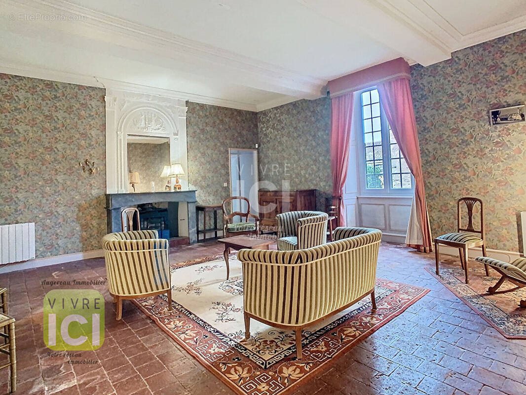 Maison à vendre, 188m², Saint-Laurent-sur-Sèvre