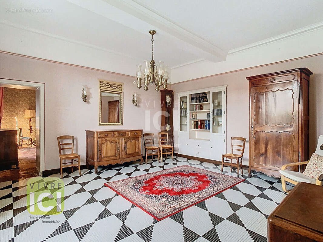 Maison à vendre, 188m², Saint-Laurent-sur-Sèvre