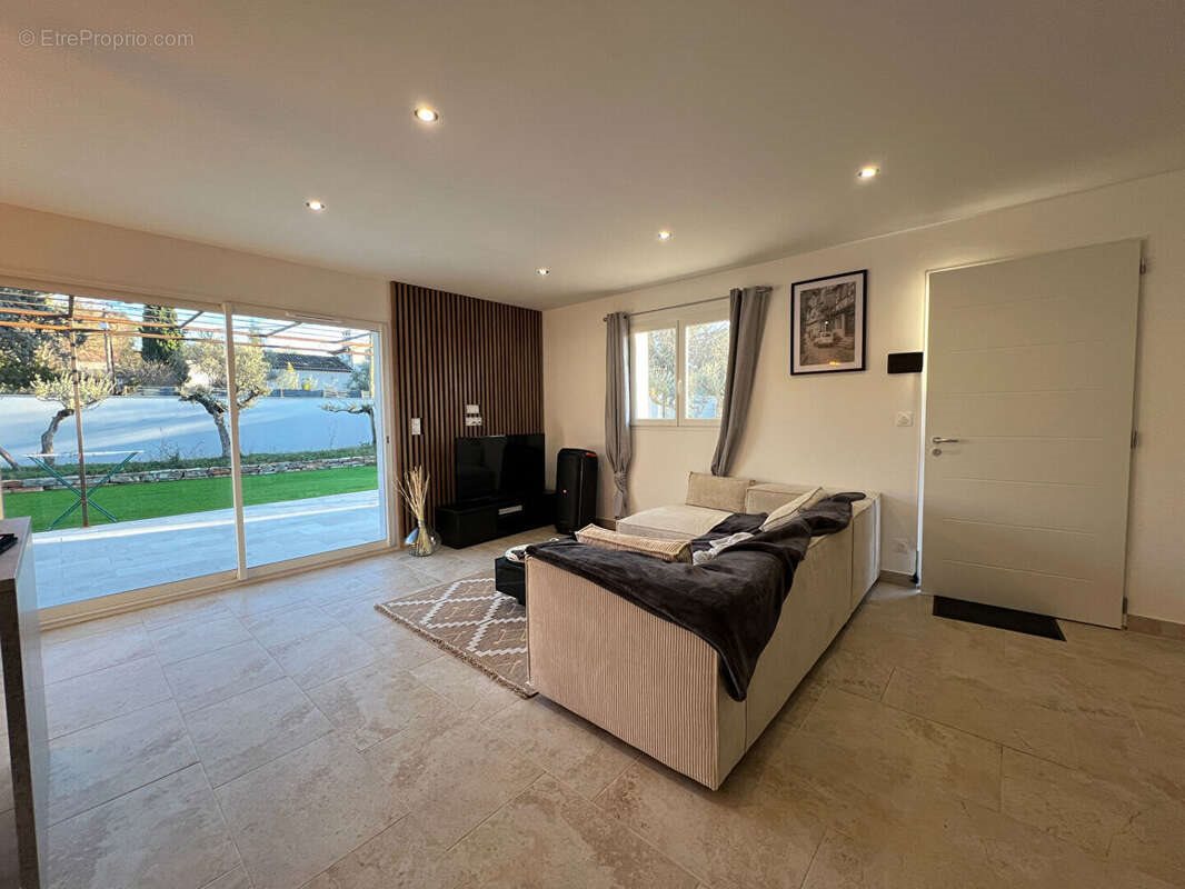 Maison à vendre, 76m², Carcès