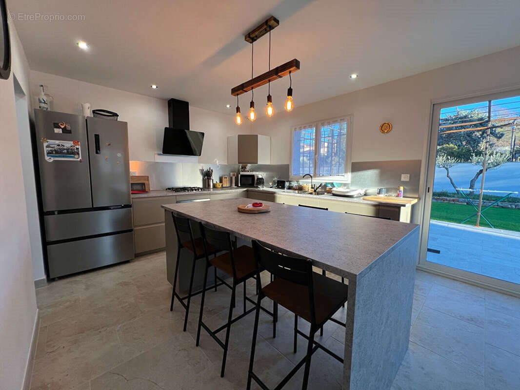 Maison à vendre, 76m², Carcès