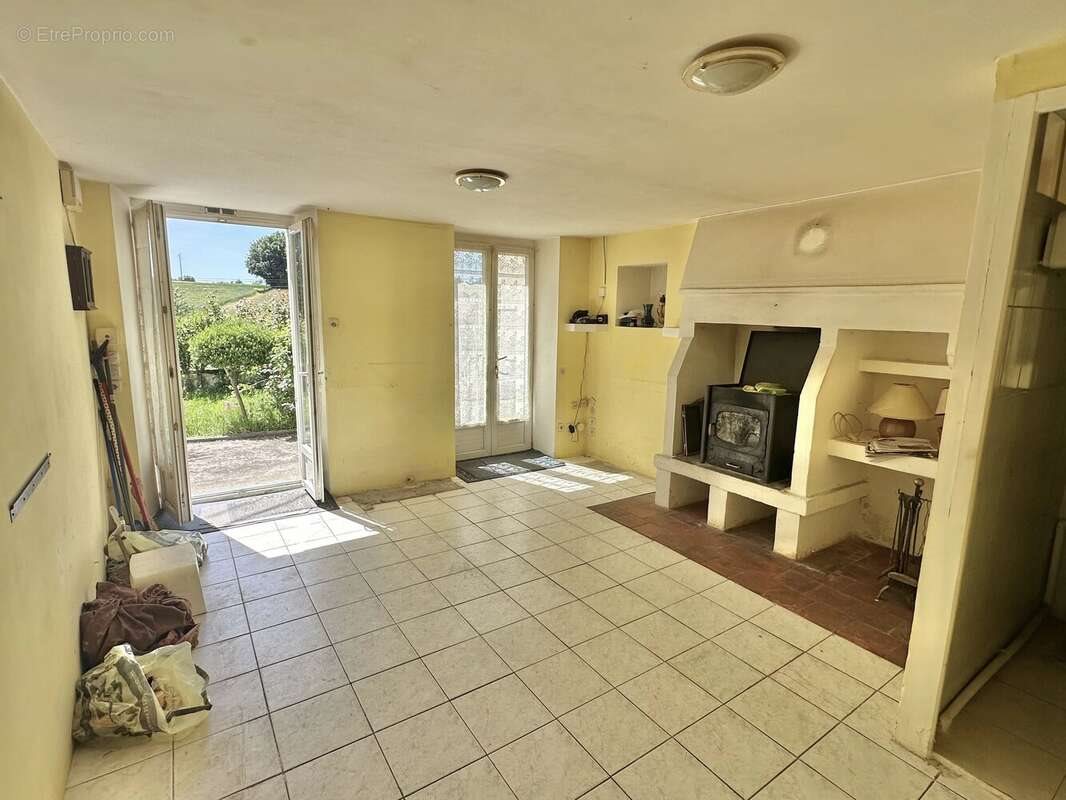 Maison à vendre, 80m², Nanteuil-en-Vallée
