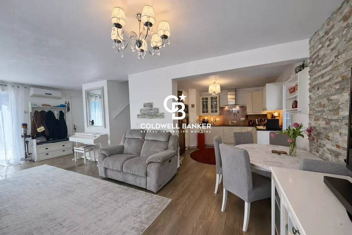 Maison à vendre, 110m², Cogolin