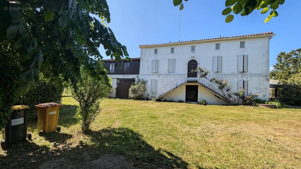 Maison à vendre, 140m², Reignac