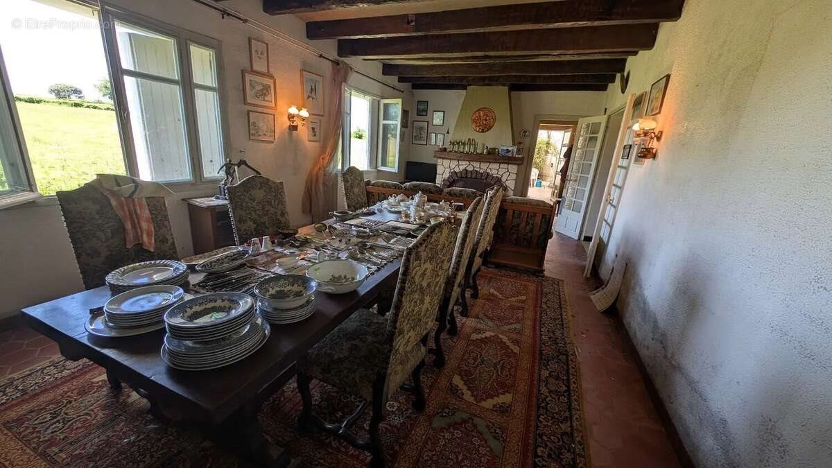 Maison à vendre, 140m², Reignac