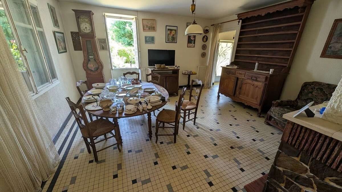 Maison à vendre, 140m², Reignac
