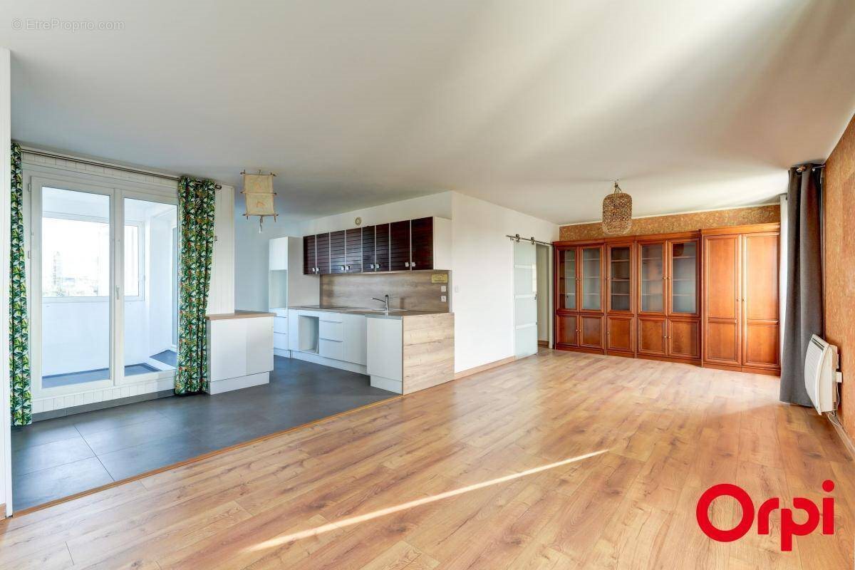 Appartement à vendre, 78m², Vénissieux