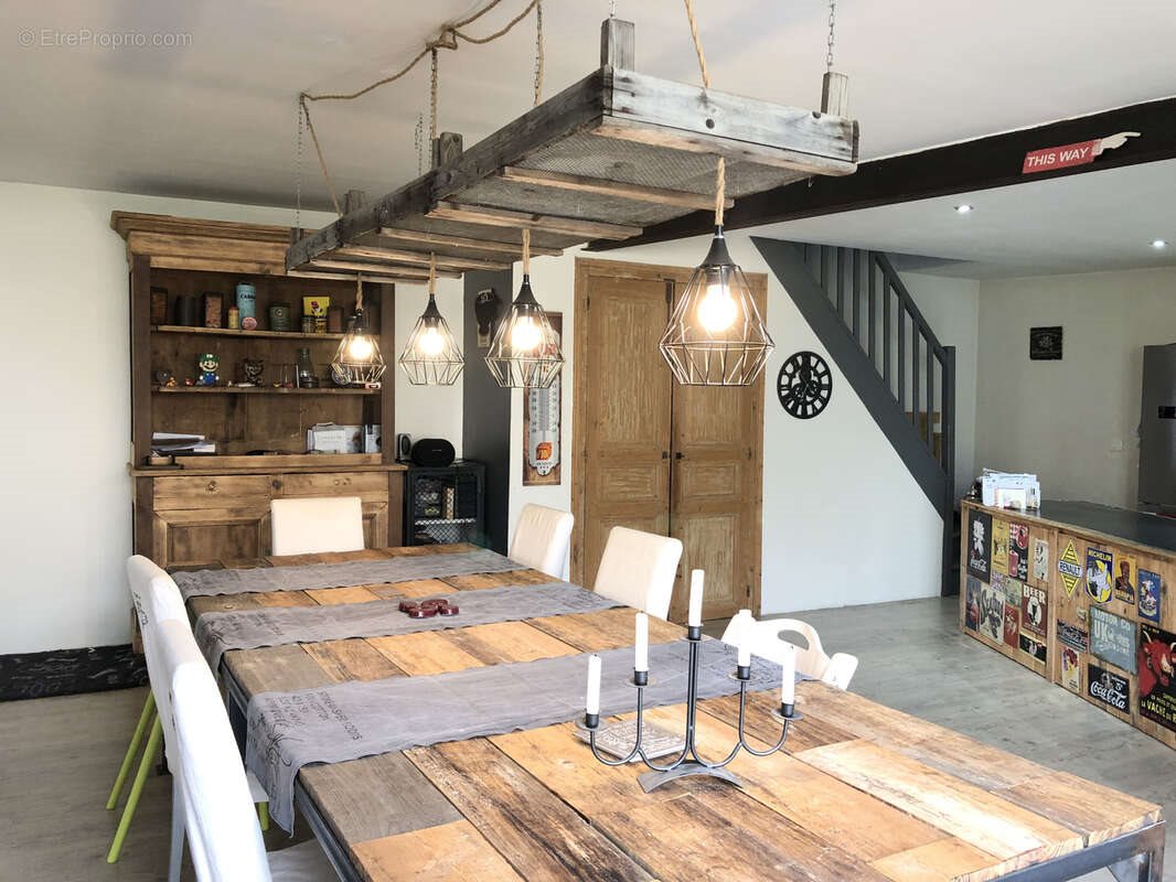 Maison à vendre, 325m², Amberre