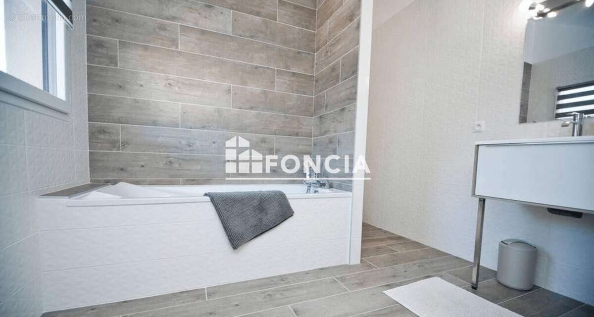 Maison à vendre, 104m², Amancy