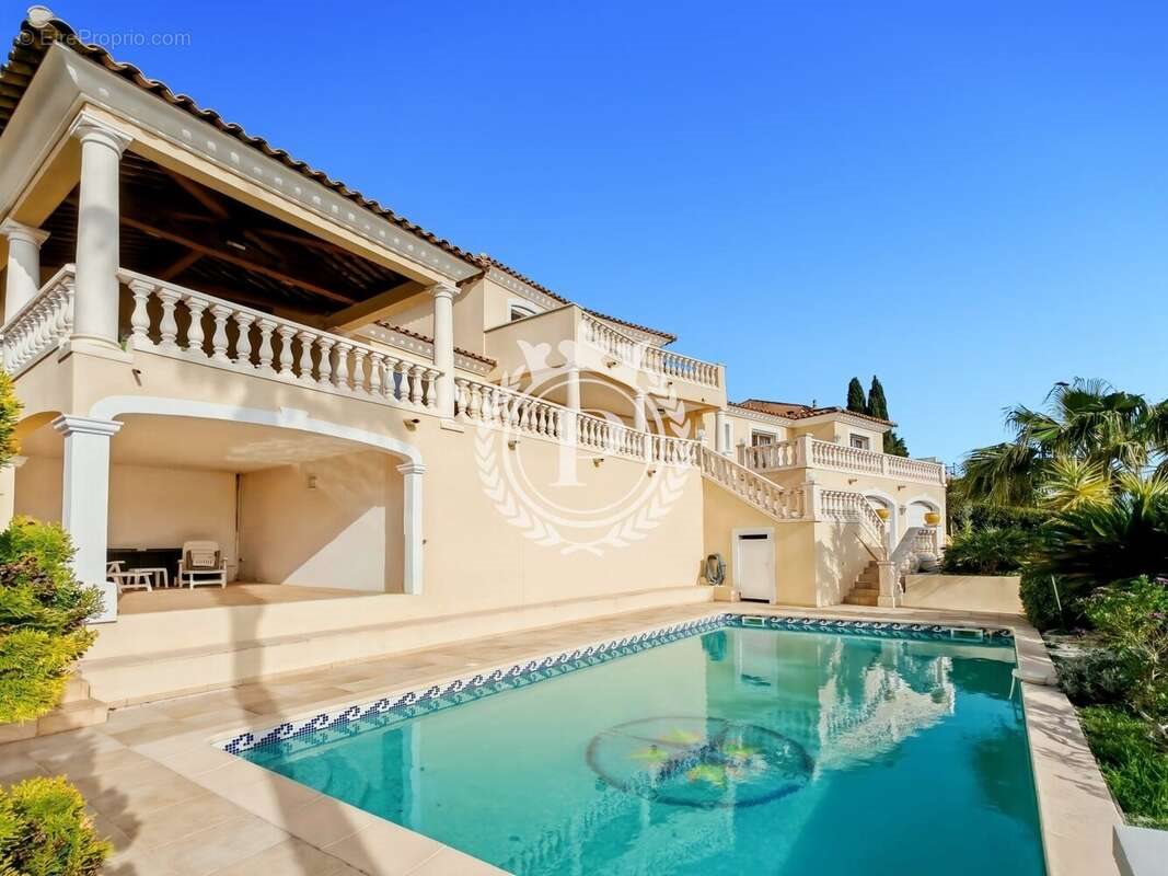 Maison à vendre, 165m², Roquebrune-sur-Argens