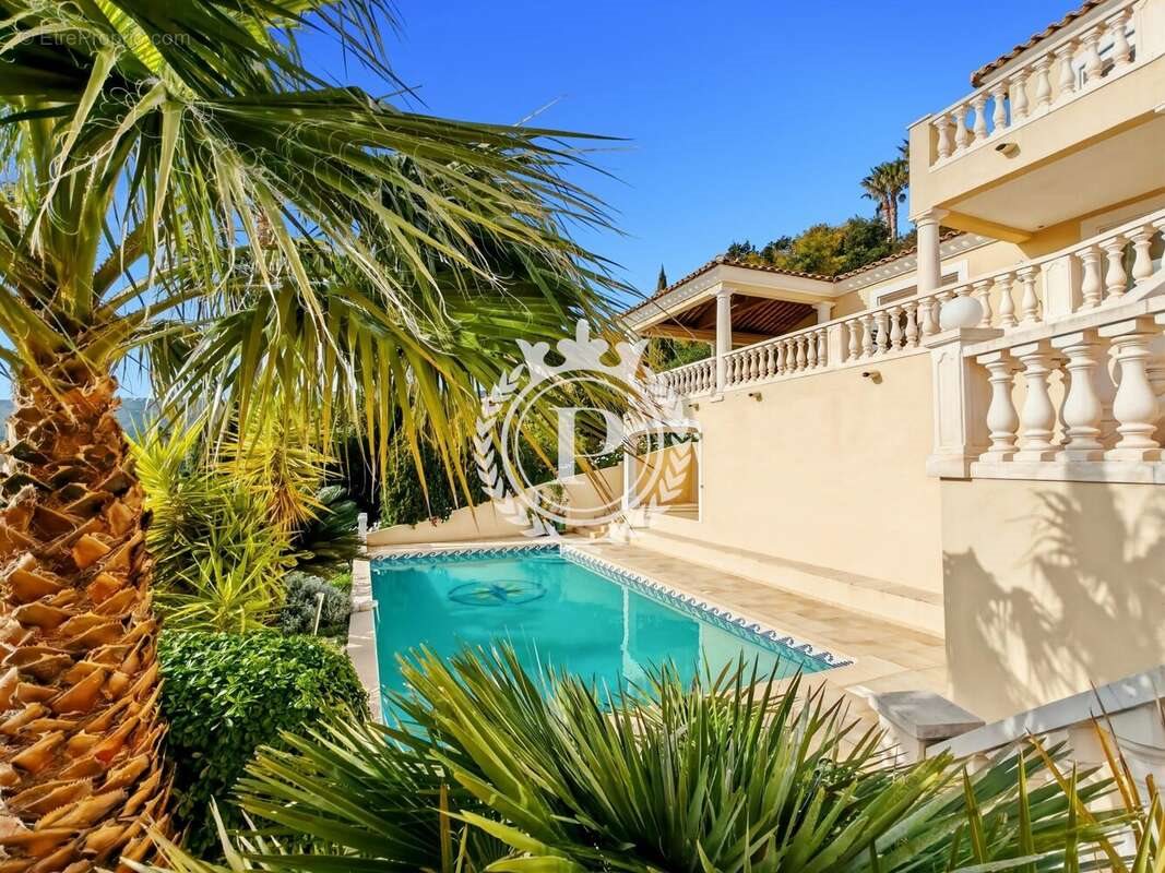Maison à vendre, 165m², Roquebrune-sur-Argens