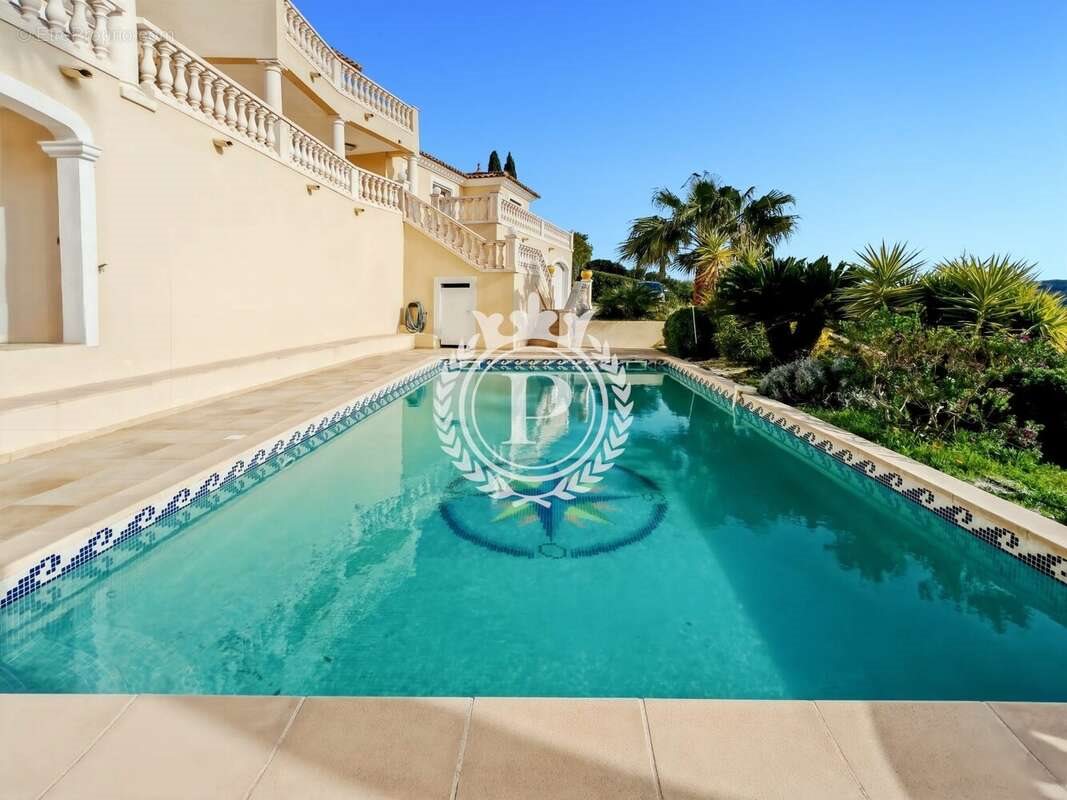 Maison à vendre, 165m², Roquebrune-sur-Argens