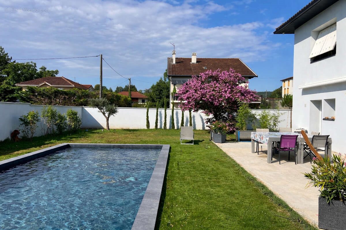 Maison à vendre, 296m², Annoisin-Chatelans