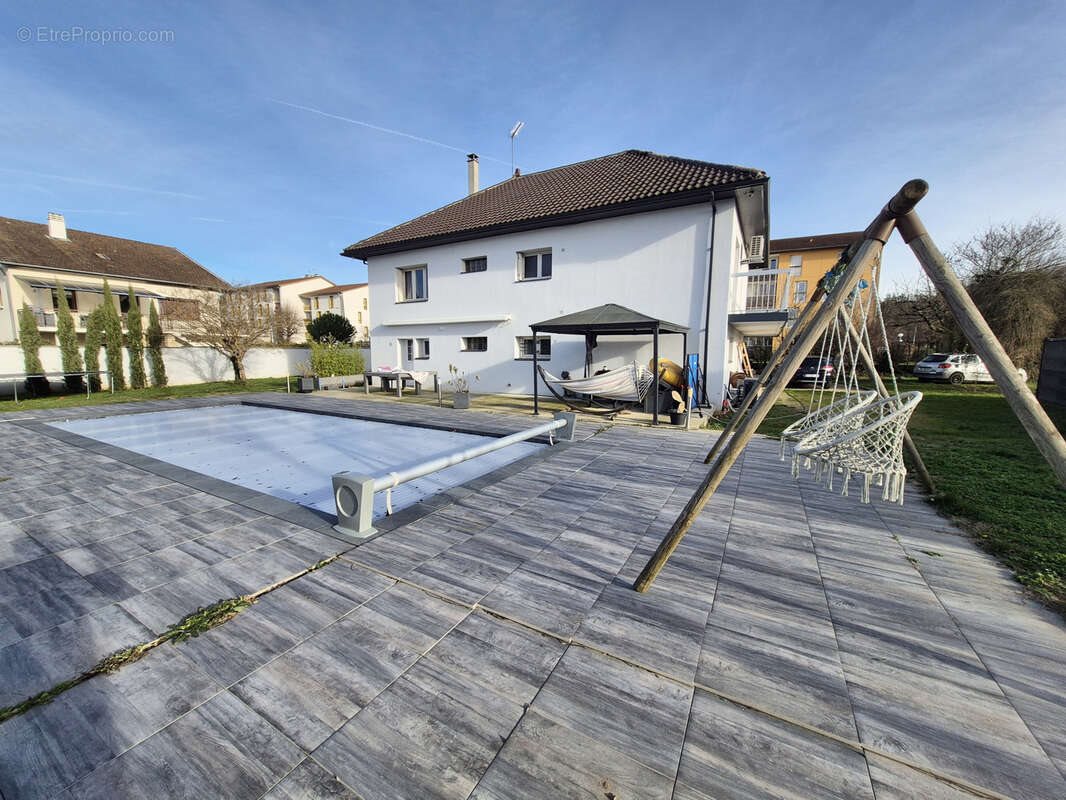 Maison à vendre, 296m², Annoisin-Chatelans