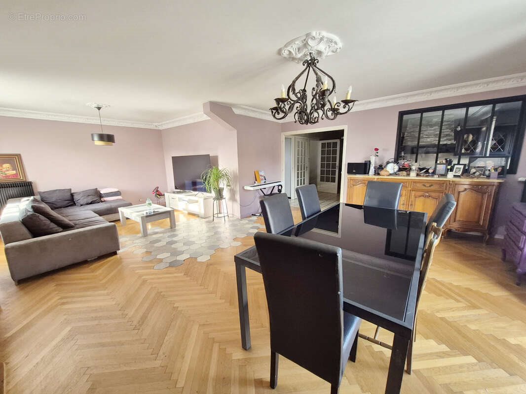 Maison à vendre, 296m², Annoisin-Chatelans
