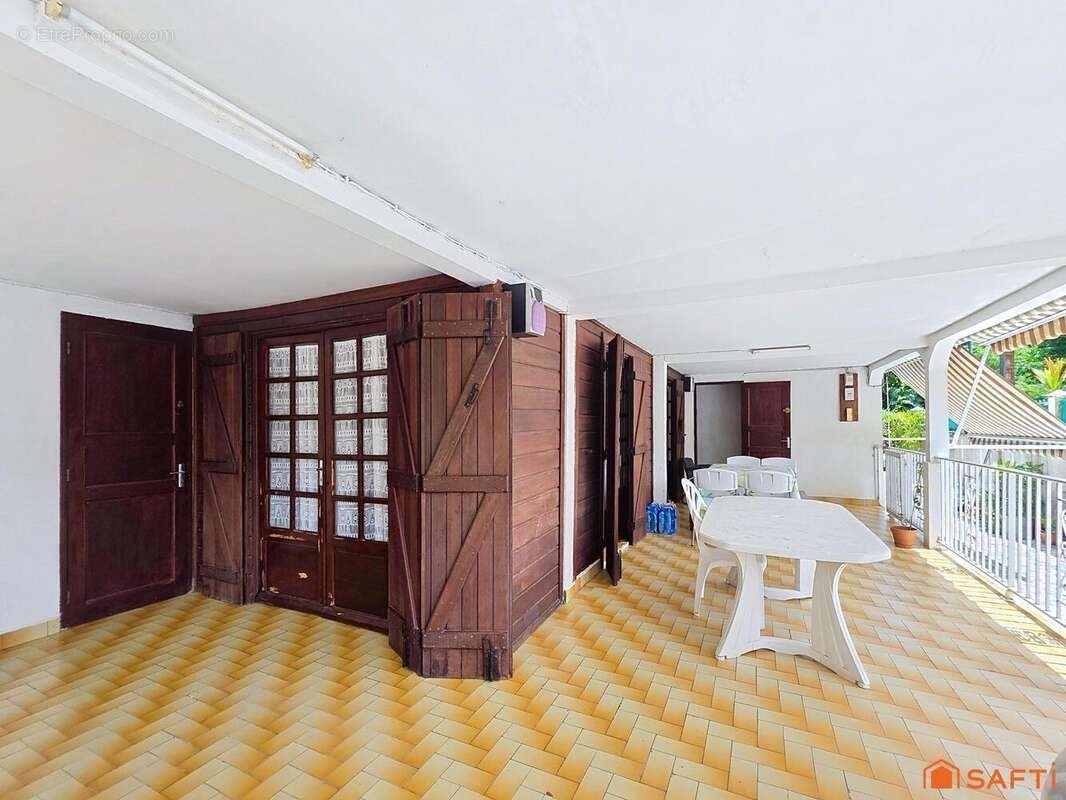 Maison à vendre, 262m², Petit-Bourg