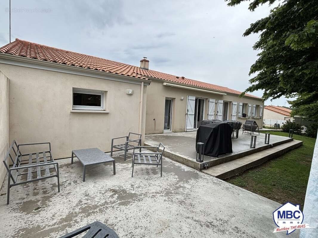 Maison à vendre, 107m², La Jubaudière