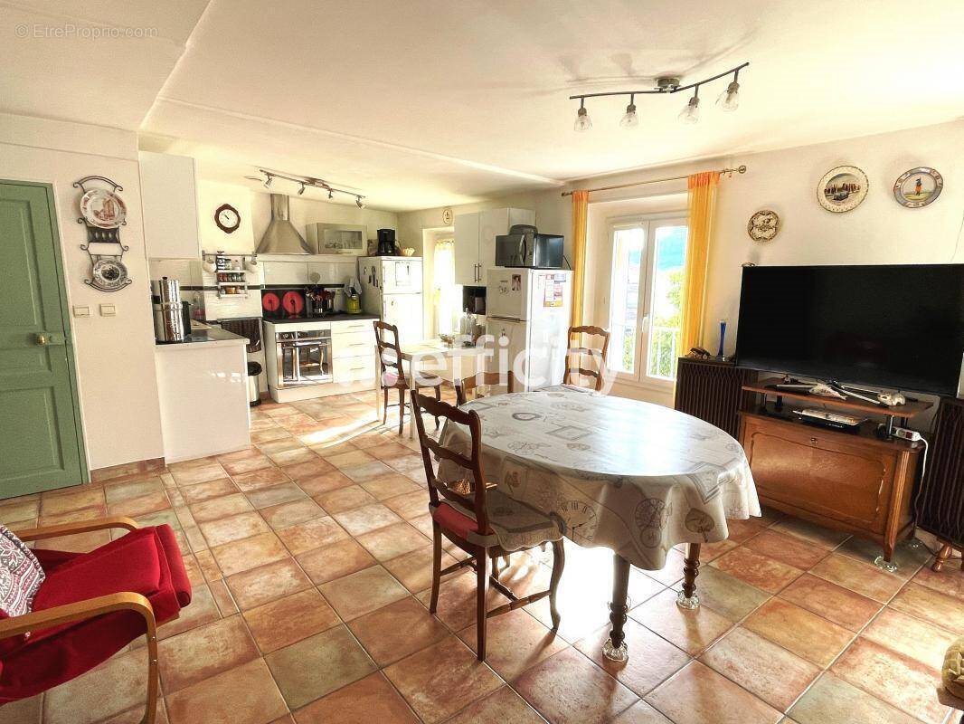 Appartement à vendre, 77m², Le Muy